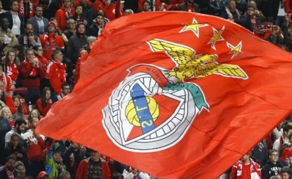 Benfica antecipa eleições