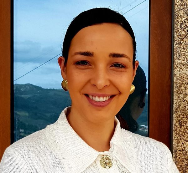 Fadista Cláudia Madur é candidata à AM de Baião pela coligação PSD/CDS