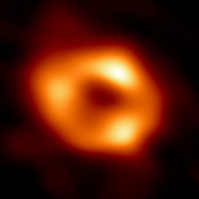 Astrónomos divulgam primeira imagem do buraco negro no coração da nossa Galáxia