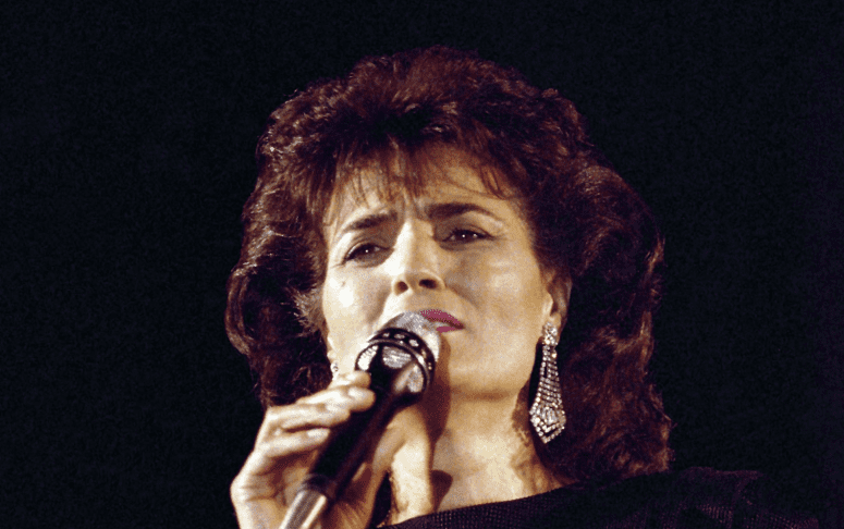 Morreu Linda de Suza, a cantora que carregou a ‘Mala de Cartão’ da emigração portuguesa