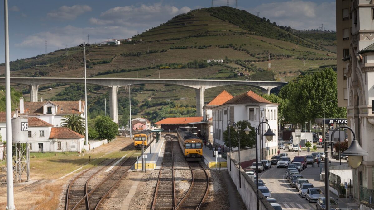 IP lança eletrificação da Linha do Douro entre a Régua e o Pocinho