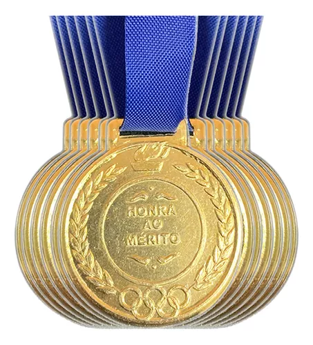 Câmara do Marco atribui 73 medalhas a atuais e antigos trabalhadores camarários